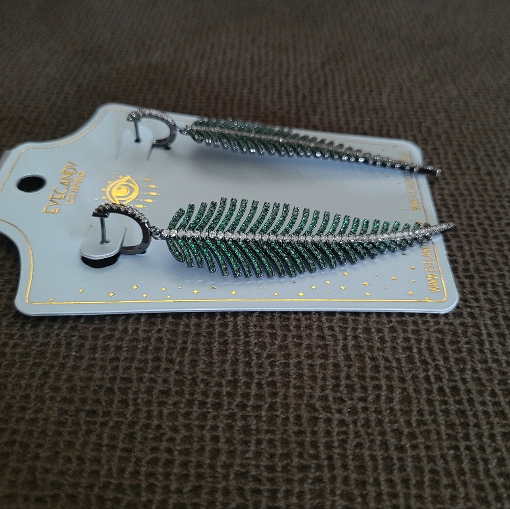 Eye👁 Candy🍭 Los Angeles🏙 "Caleen" Green💚 Feather🪶 Earrings - Picture 7 of 16